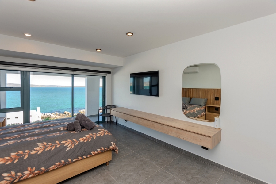 5 Bedroom Property for Sale in Mykonos Western Cape